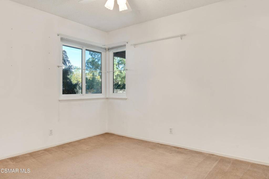 Thousand Oaks, CA 91360,22 Van Dyke ST