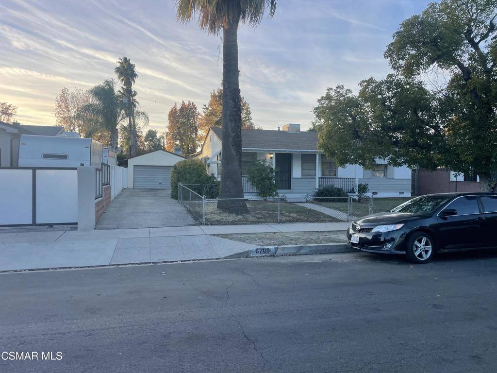 North Hollywood, CA 91606,6709 Goodland AVE