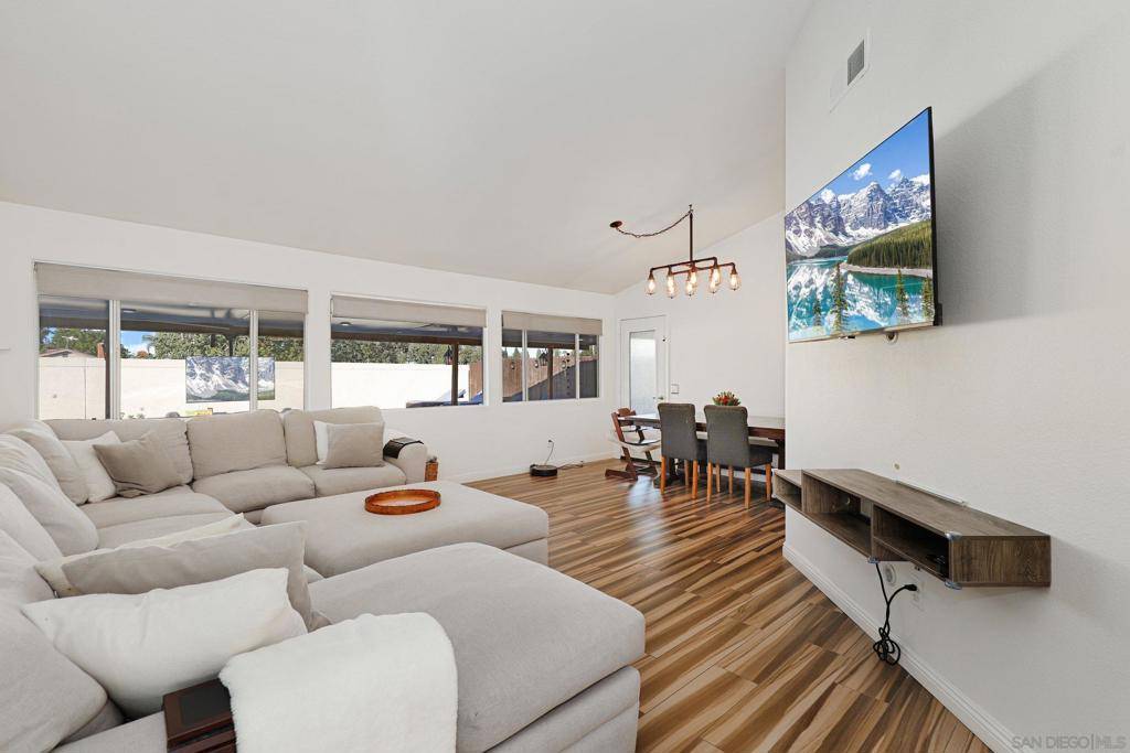 Oceanside, CA 92057,4464 San Joaqiun St.