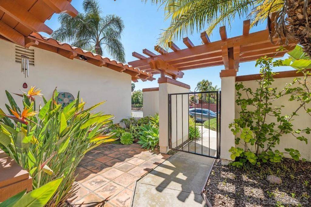 San Diego, CA 92128,16257 Avenida Nobleza