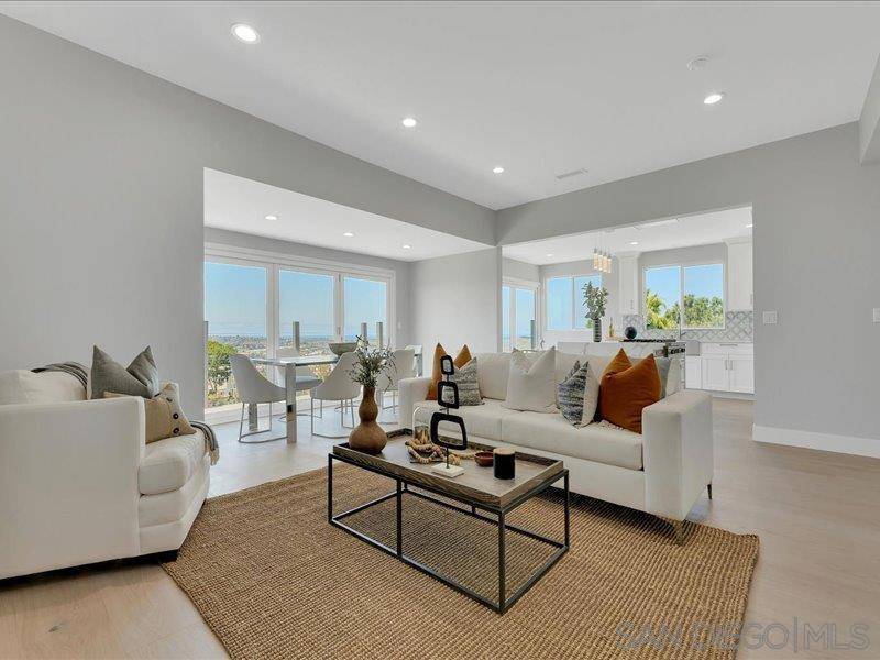 San Diego, CA 92103,2339 Crescent Dr