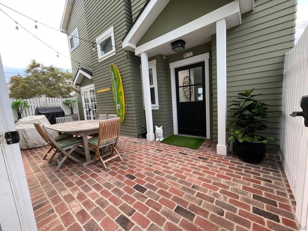 Coronado, CA 92118,920 D Ave