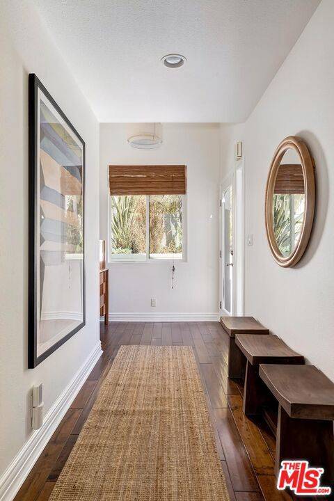 Los Angeles, CA 90068,3261 N Knoll DR
