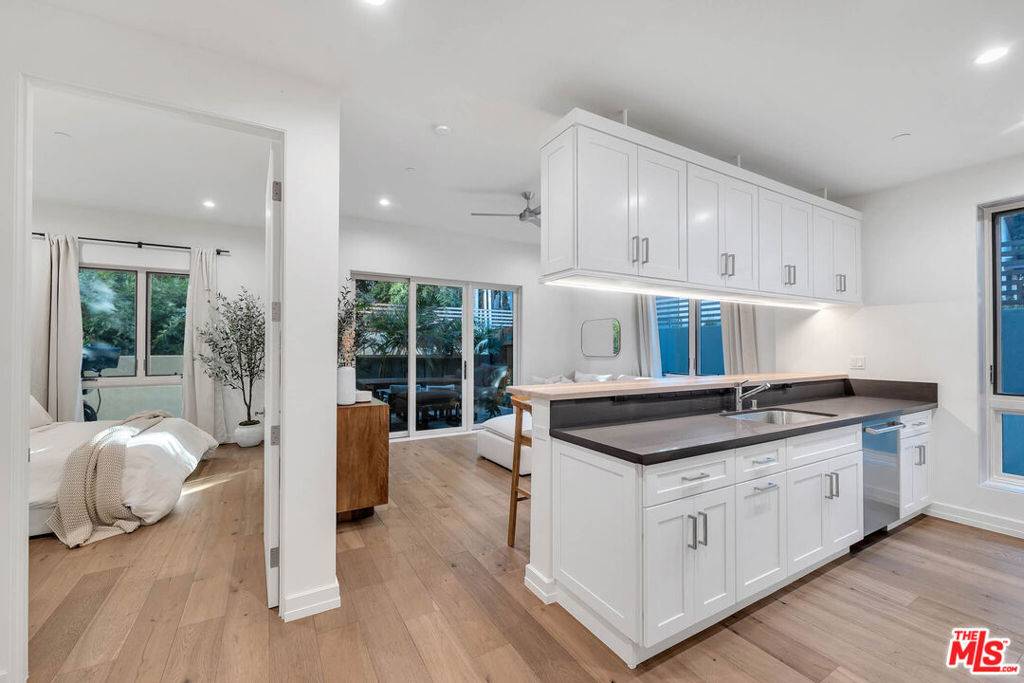West Hollywood, CA 90046,1041 N Spaulding AVE #104