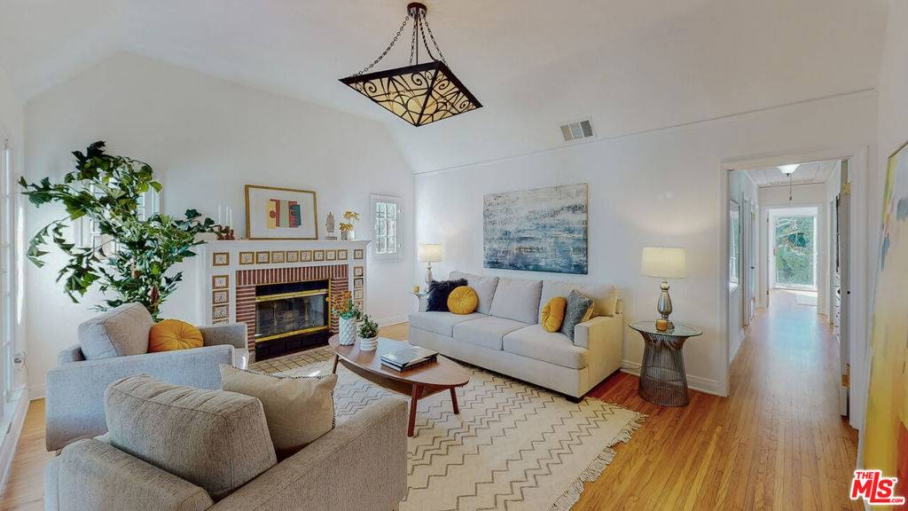 West Hollywood, CA 90048,8824 Ashcroft AVE