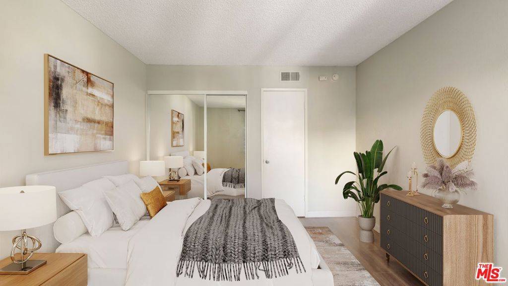 Tarzana, CA 91356,18645 Hatteras ST #249