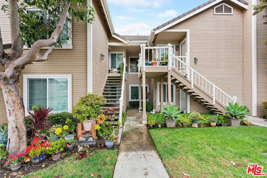 Inglewood, CA 90305,8722 Beckenham LN #D