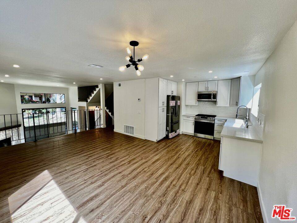 Calabasas, CA 91302,26003 Alizia Canyon DR #D