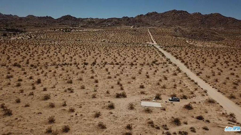 Joshua Tree, CA 92252,6315 Rice AVE