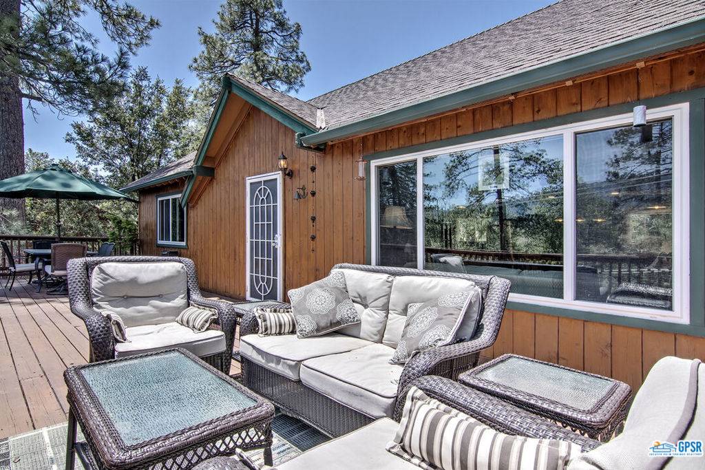 Idyllwild, CA 92549,25527 Cedar Glen DR