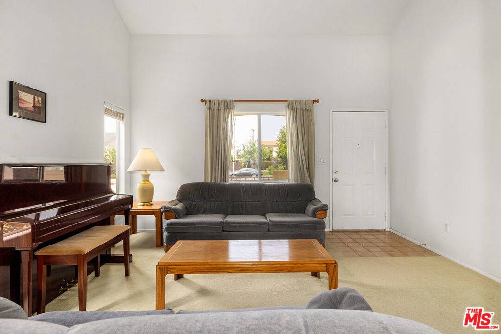 Panorama City, CA 91402,13470 Crowley ST