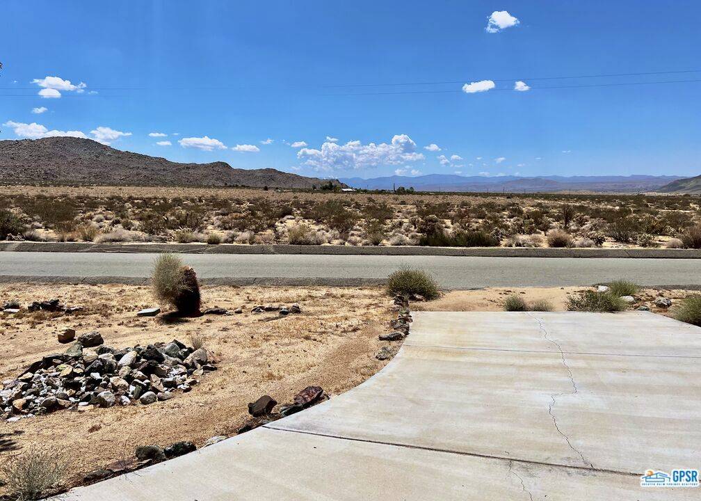 29 Palms, CA 92277,6959 Copper Mountain RD