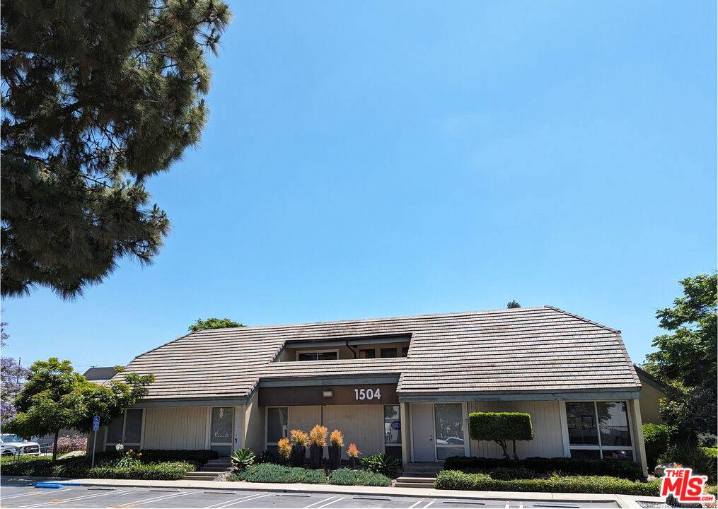 Santa Ana, CA 92705,1504 E Brookhollow AVE
