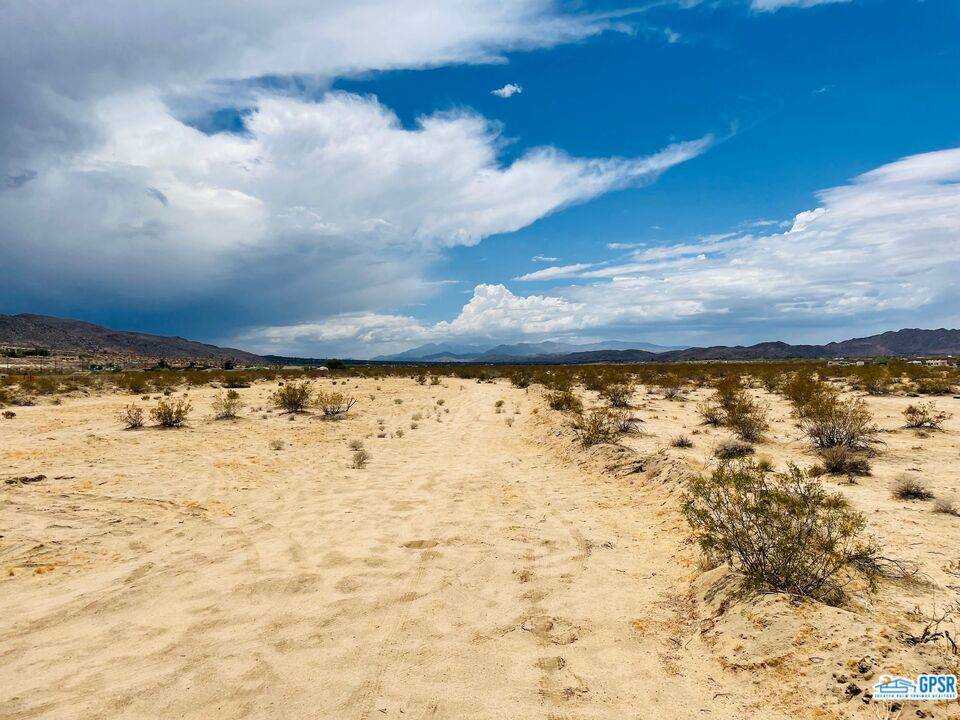 Joshua Tree, CA 92252,2 SUNEVER RD