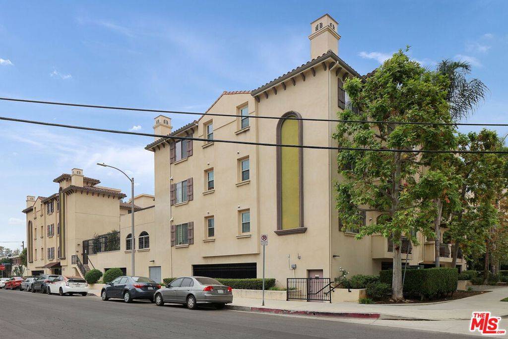 North Hollywood, CA 91601,4805 Bellflower AVE #203
