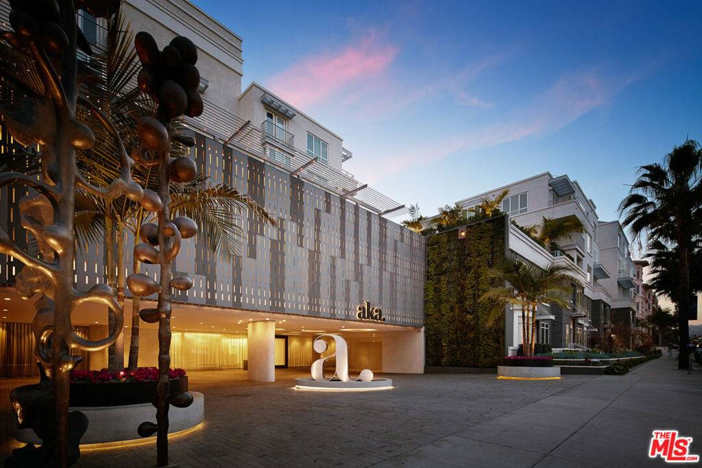 Beverly Hills, CA 90210,155 N Crescent DR #1BRTH
