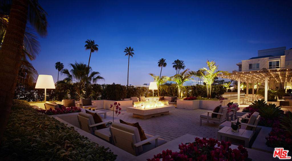 Beverly Hills, CA 90210,155 N Crescent DR #1BRPRM