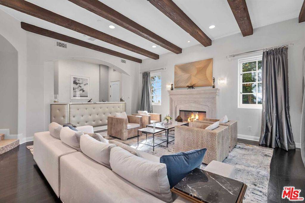 Tarzana, CA 91356,5011 Serena CIR