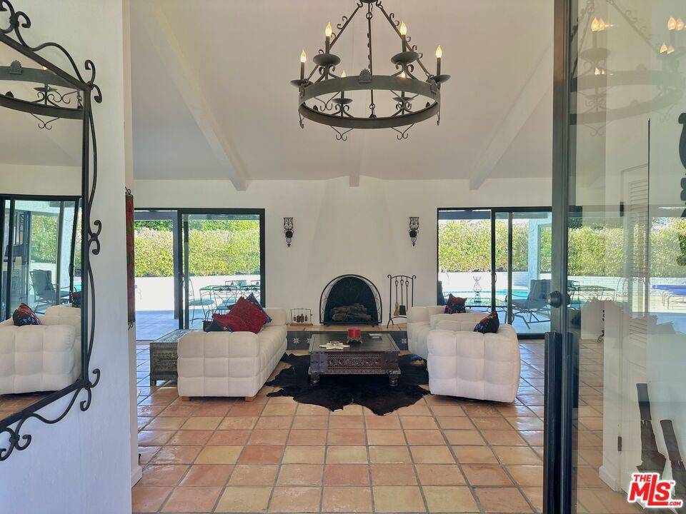 Palm Springs, CA 92264,2170 S Caliente DR