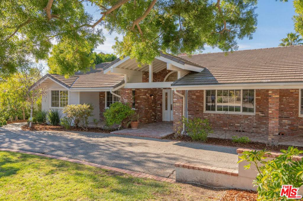 Thousand Oaks, CA 91360,1007 Camino Flores