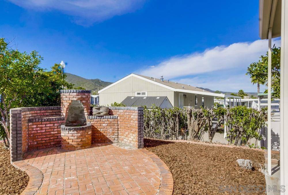 Santee, CA 92071,8301 Mission Gorge Rd #301