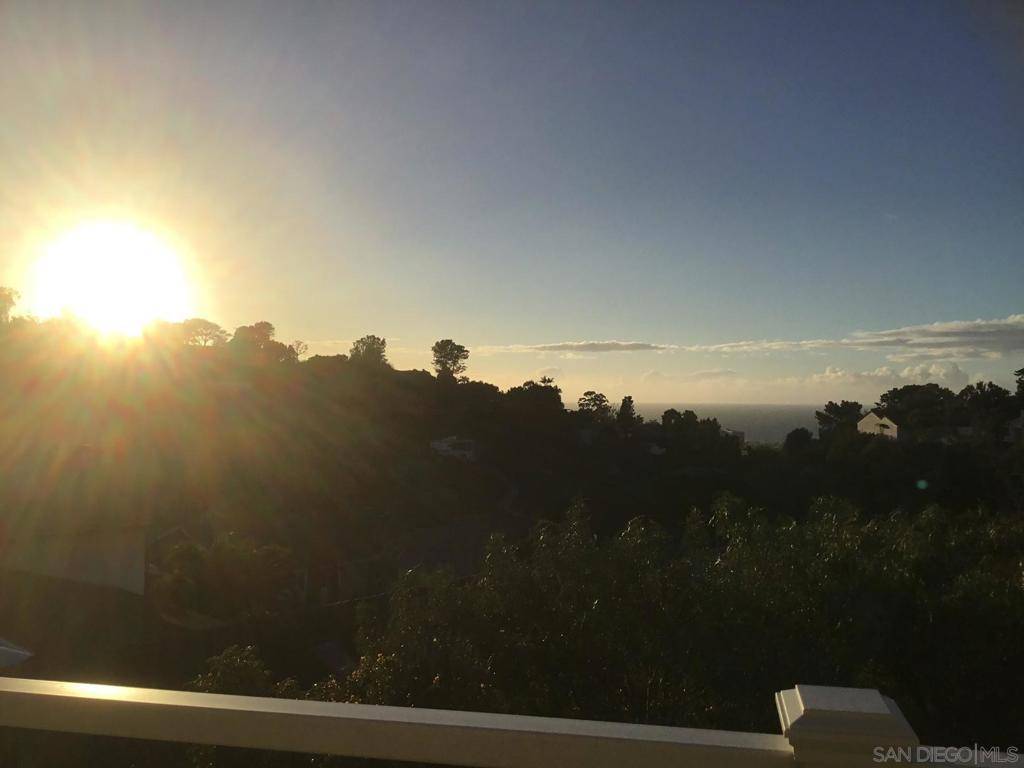 La Jolla, CA 92037,1935 Nautilus St