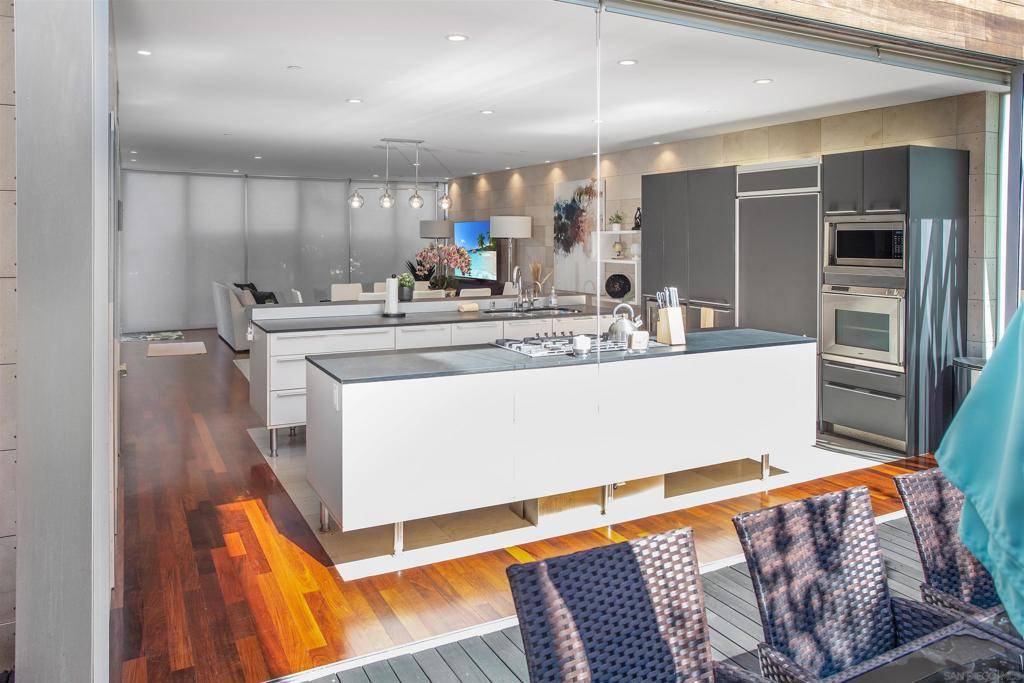 La Jolla, CA 92037,427 Ravina St
