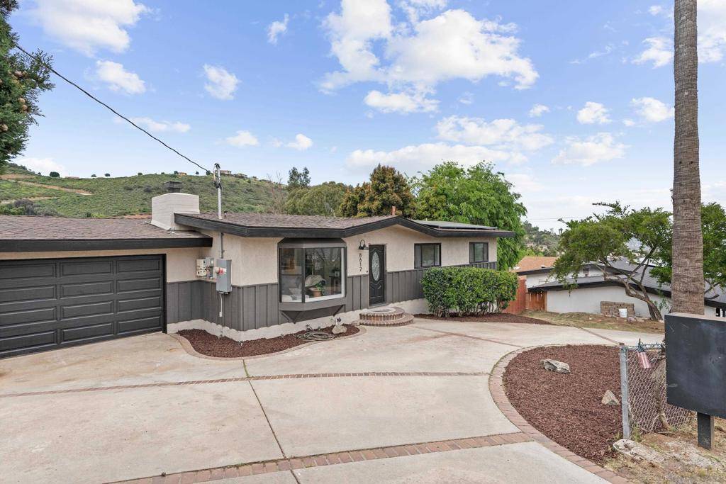 Lakeside, CA 92040,8612 Almond Rd