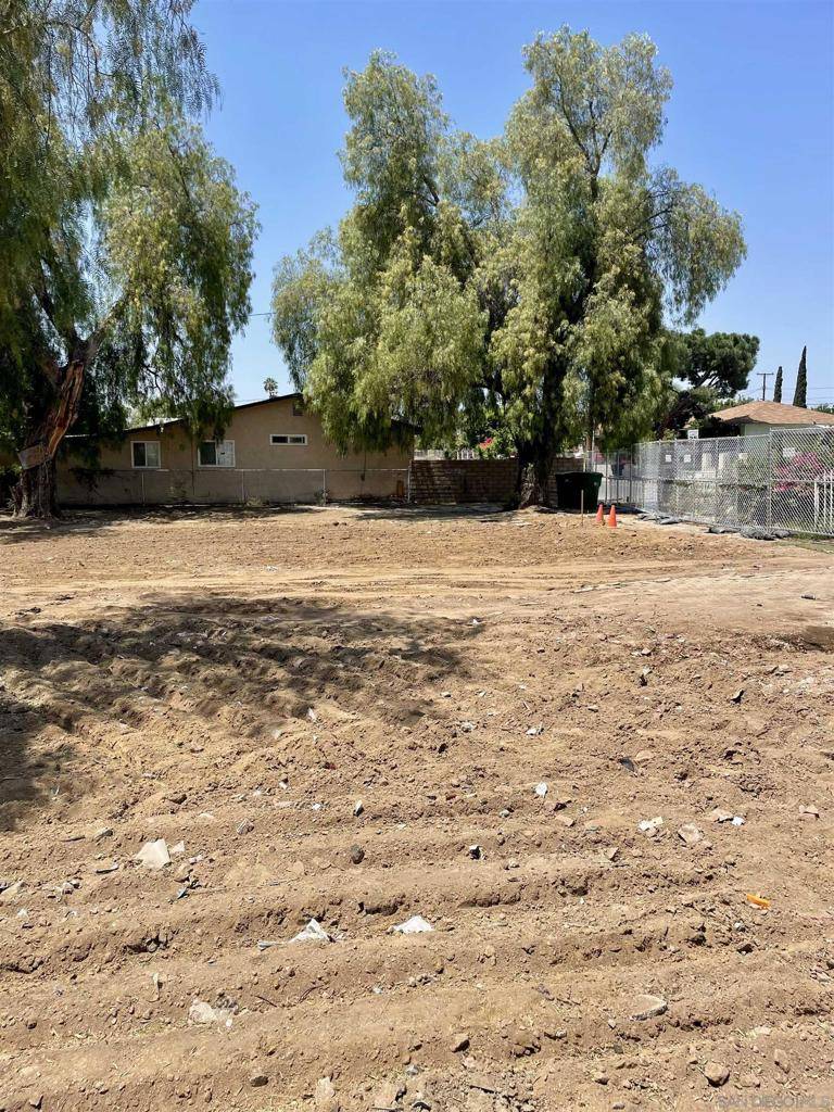 Corona, CA 92879,13801 Magnolia Ave