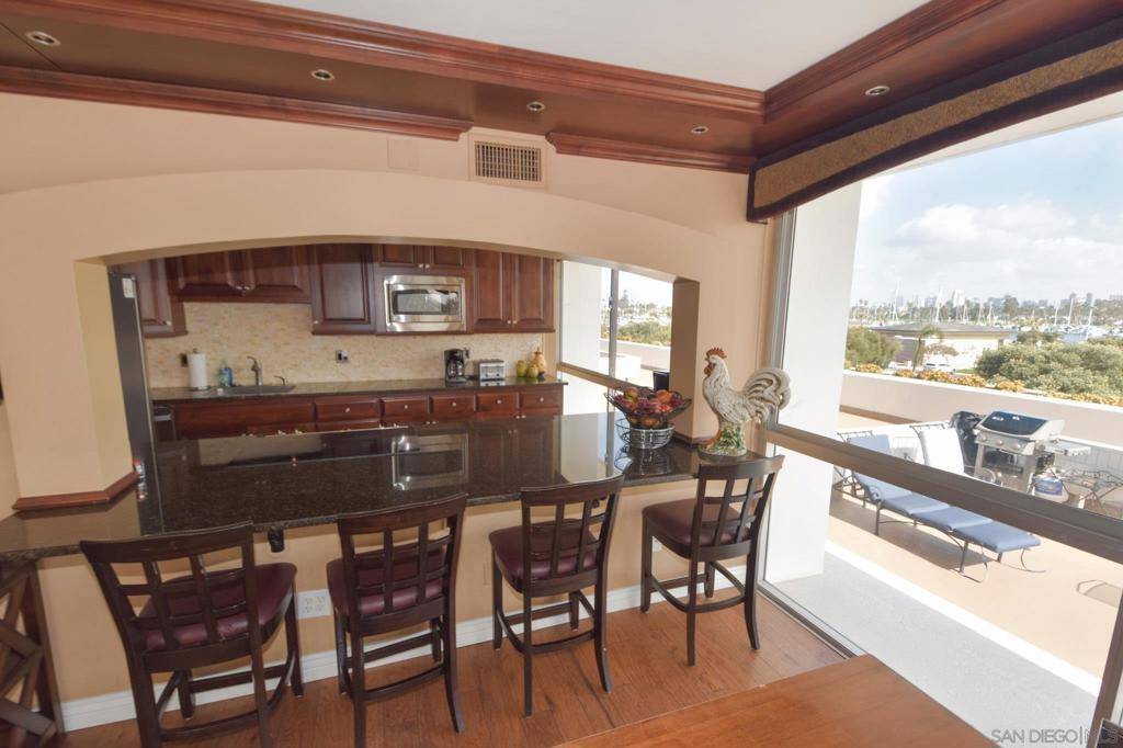 Coronado, CA 92118,1770 Avenida Del Mundo #Unit #104