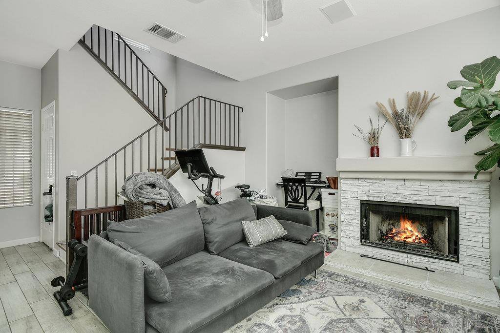 San Diego, CA 92123,2811 W Canyon Ave