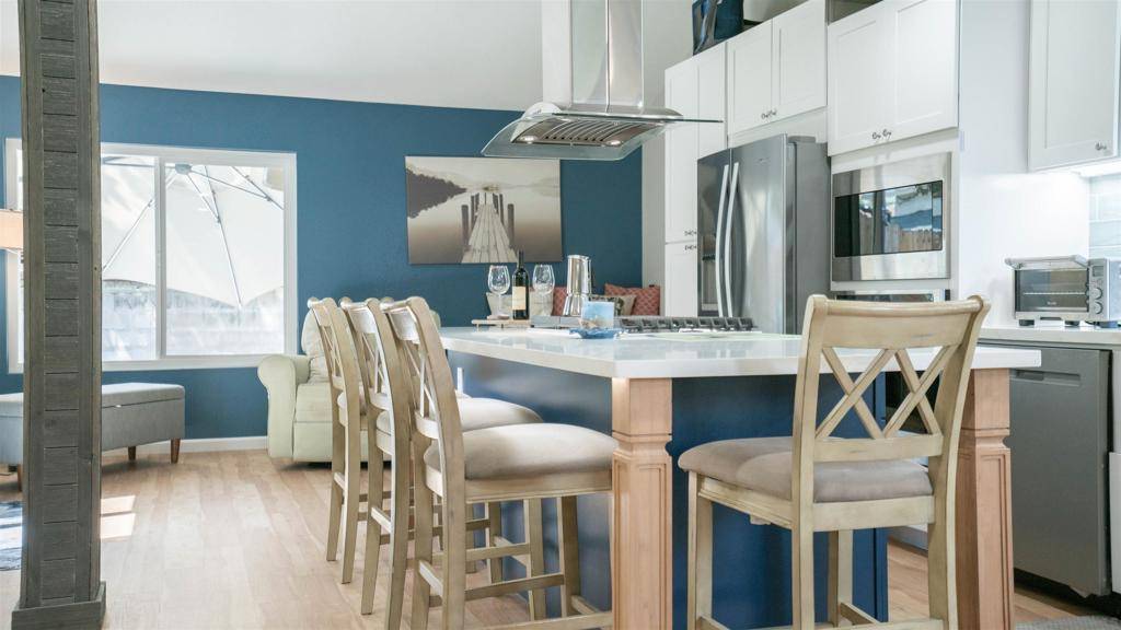 San Diego, CA 92139,7251 Oakham Way