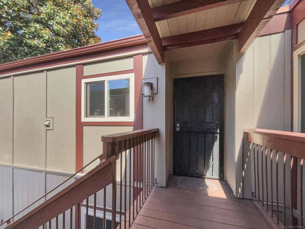 San Diego, CA 92120,5513 Adobe Falls Rd #11