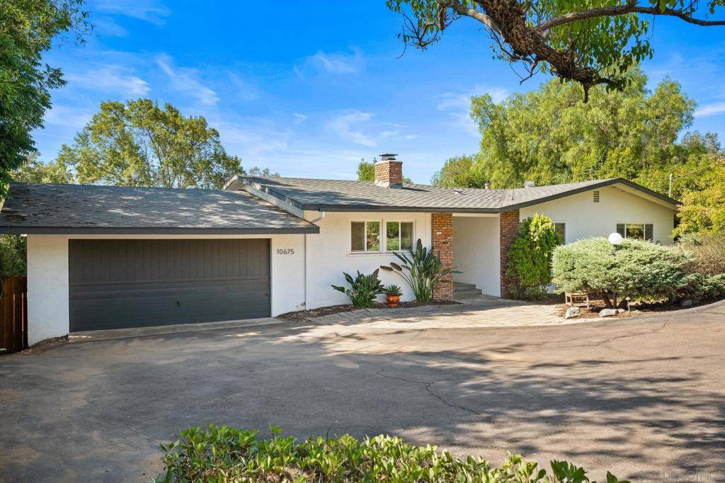 La Mesa, CA 91941,10675 Itzamna Dr