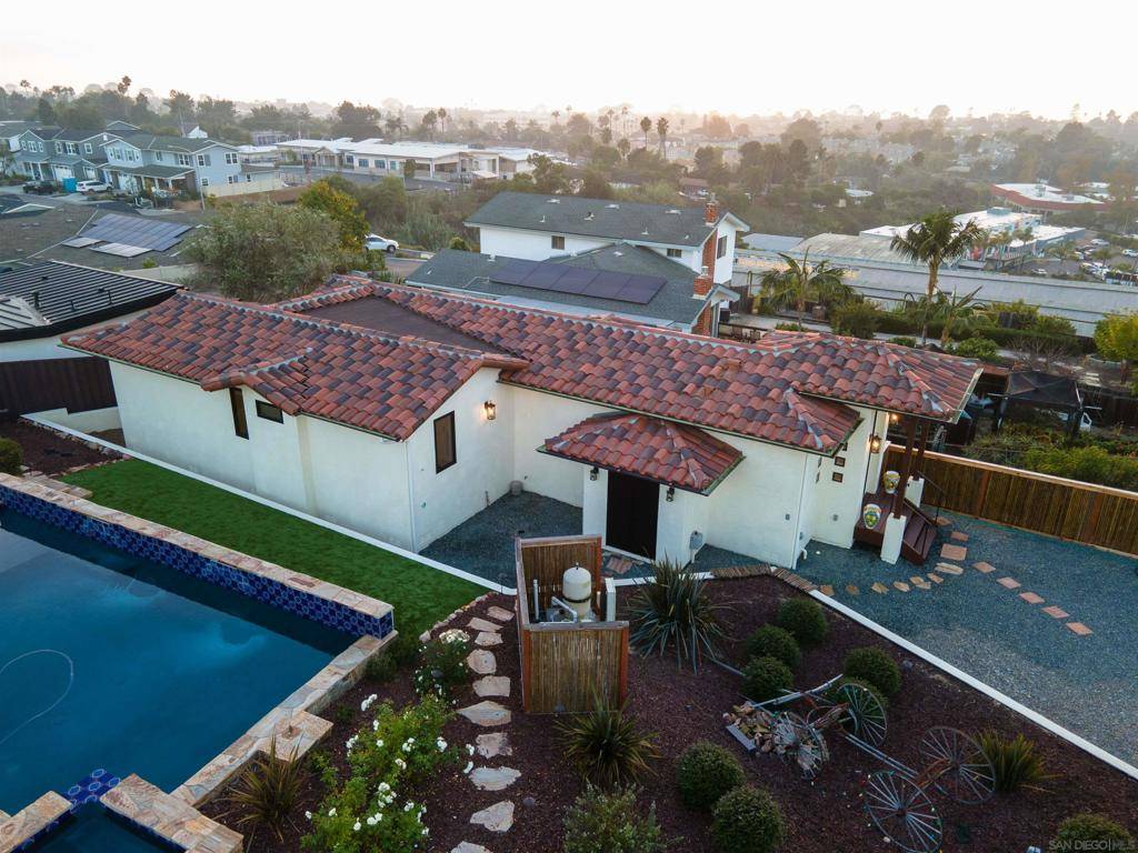 Encinitas, CA 92024,606 Camino De Orchidia