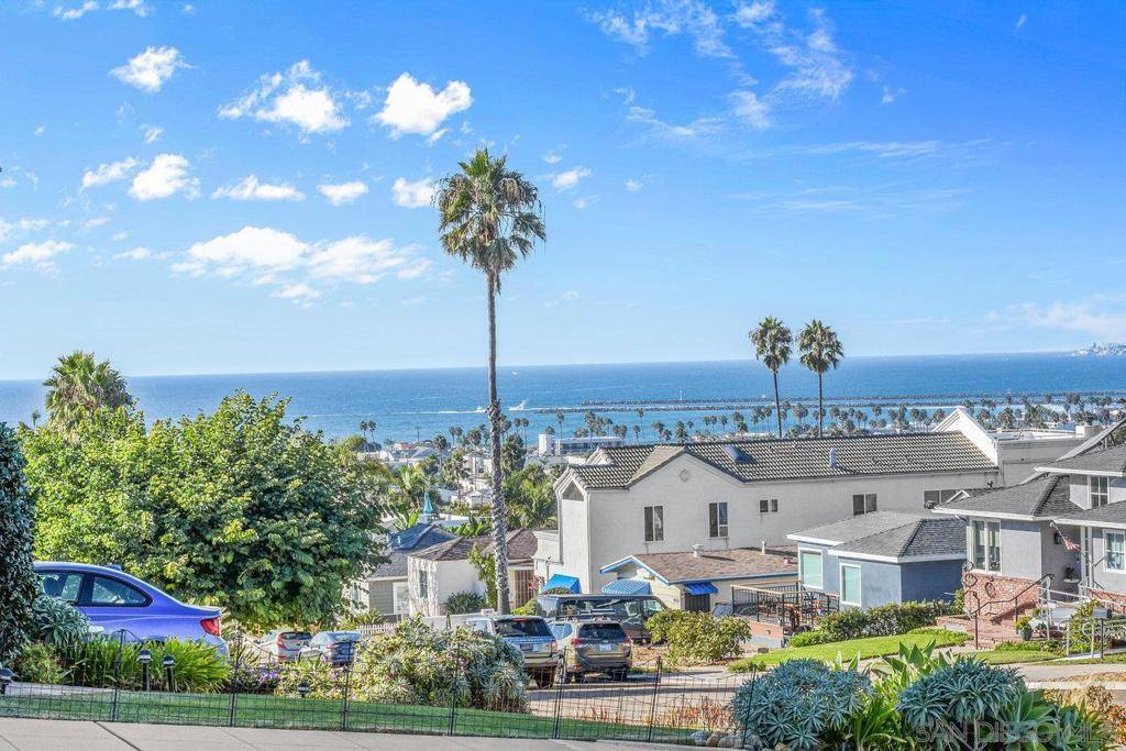 San Diego, CA 92107,4607 Santa Cruz