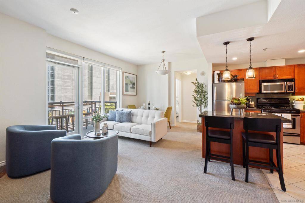 San Diego, CA 92101,1240 India St #517