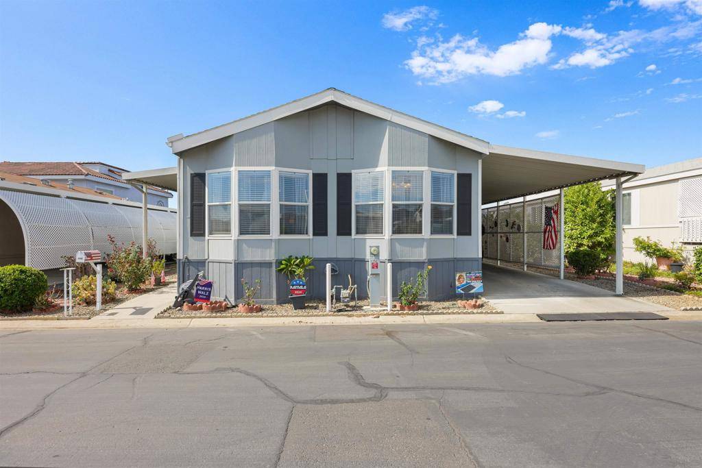 Escondido, CA 92027,2280 E Valley Parkway Space 152