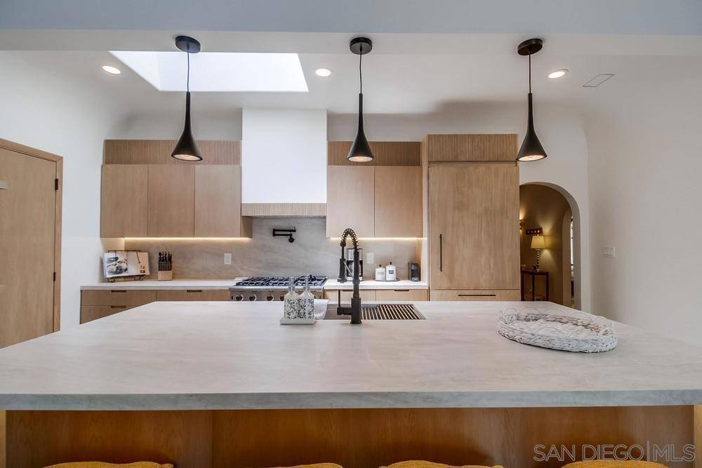 San Diego, CA 92109,1855 Reed
