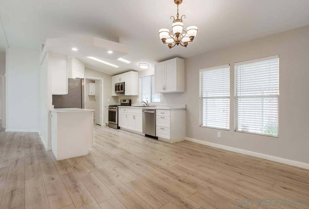Vista, CA 92084,1010 E Bobier #182