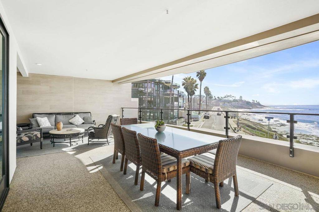 La Jolla, CA 92037,6767 Neptune Pl #203