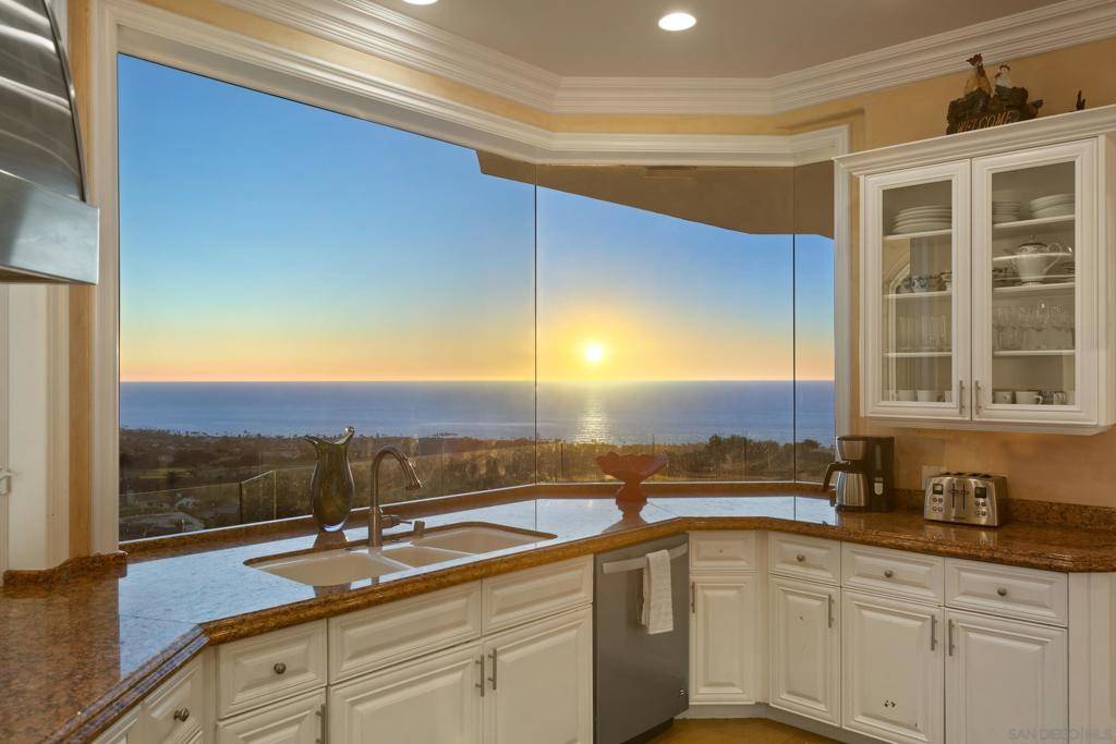 La Jolla, CA 92037,7356 Brodiaea Way