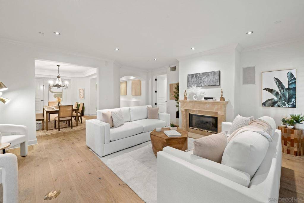 La Jolla, CA 92037,1020 Genter St #102