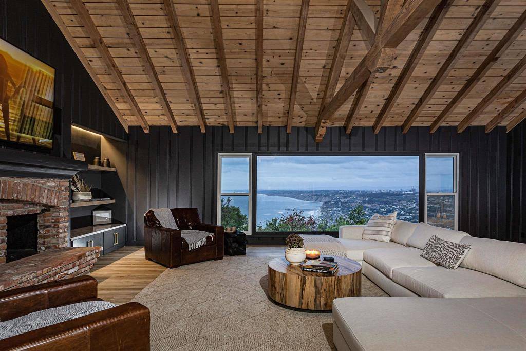 La Jolla, CA 92037,7362 Brodiaea Way
