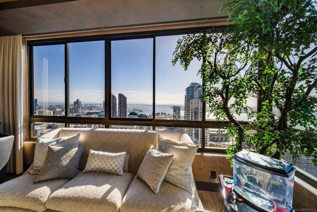 San Diego, CA 92101,700 Front St #2501