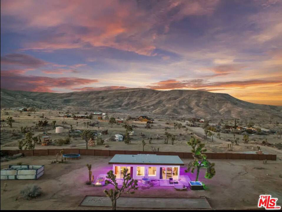 Pioneertown, CA 92268,5256 William S Hart RD