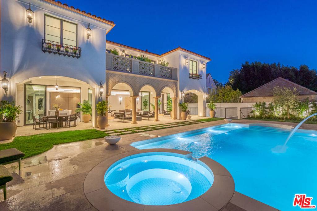 Beverly Hills, CA 90210,611 N Hillcrest RD
