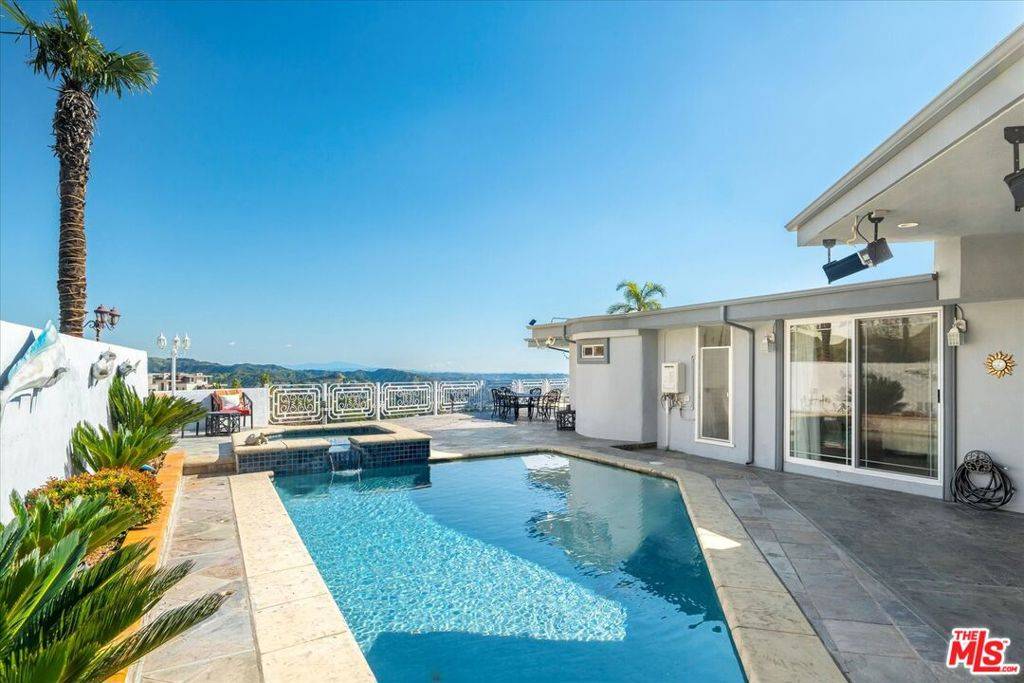 Glendale, CA 91207,1975 Deermont RD