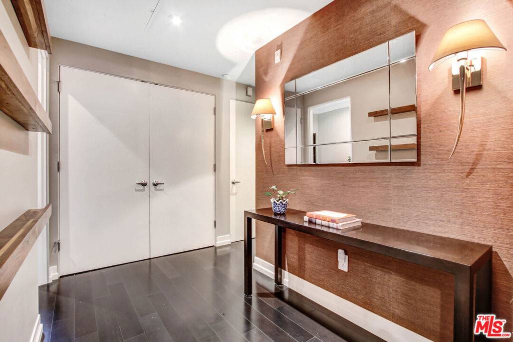 West Hollywood, CA 90046,1050 N Gardner ST #2