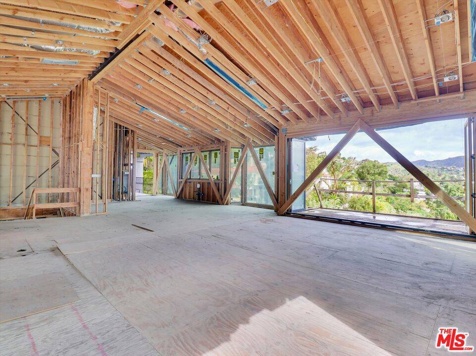 Los Angeles, CA 90068,7082 La Presa DR